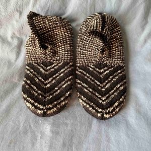 Bombas Women's Gripper Slipper, M